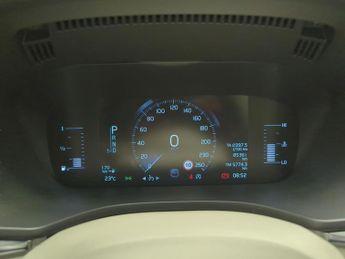 Volvo XC60 2.0 D4 Momentum Pro AWD (190 ps) - BLIND SPOT ASSIST - CONVENIEN