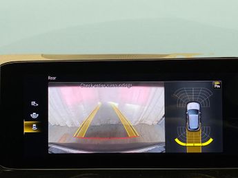 Mercedes-Benz EQA EQA 250 66.5kWh AMG Line (190 ps) - NAV - MIRROR PACKAGE