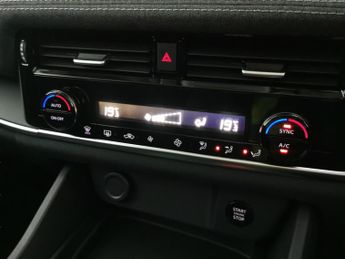 Nissan Qashqai 1.3 DIG-T MHEV Acenta Premium XTRON (158 ps) - REVERSE CAM
