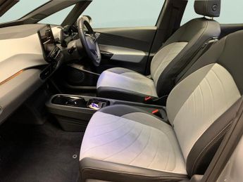 Volkswagen ID.3 Pro 58kWh Family (145 ps) - PARK SENSORS - HALF LEATHER - 18IN A