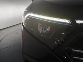 Mercedes-Benz EQA EQA 300 66.5kWh AMG Line 4MATIC (228 ps) - ADAPTIVE LIGHTS - HEA