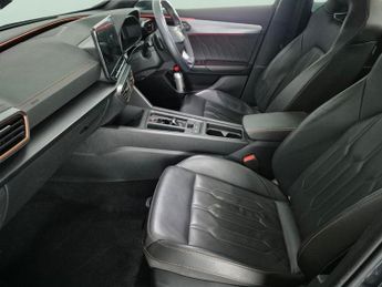 Cupra Formentor 1.4 eHybrid 12.8kWh V2 Plug-in DSG (204 ps) - PARK ASSIST - LED