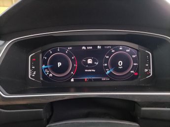 Volkswagen Tiguan 1.5 TSI Elegance DSG (150 ps) - KEYLESS ENTRY - PARK ASSIST - LE