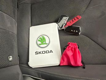 Skoda Enyaq iV 82kWh 80 SportLine (DC125kW) (204 ps) - AIR CON - PARK SENSOR