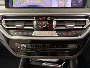 BMW iX3 80kWh M Sport Pro (286 ps) - PAN ROOF - GESTURE CONTROL - HUD