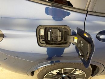 BMW iX3 80kWh M Sport Pro (286 ps) - PAN ROOF - GESTURE CONTROL - HUD