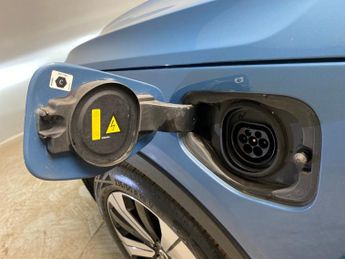 Volvo XC40 1.5h T5 Recharge 10.7kWh Ultimate Bright Plug-in (262 ps) - SENS