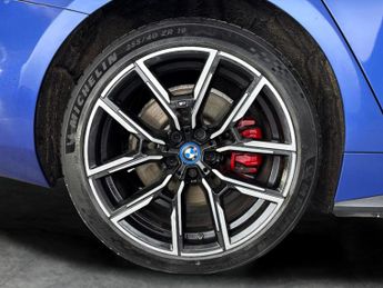 BMW i4 40 83.9kWh M Sport Gran Coupe eDrive (340 ps) - WIRELESS CHARGER