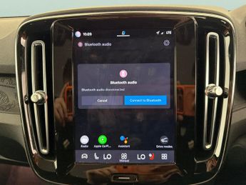 Volvo C40 Recharge 69kWh Core (231 ps) - PARK ASSIST - LED - NAV
