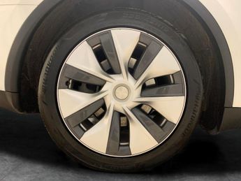Tesla Model Y SUV RWD (346 ps) - HEATED SEATS - HEATED STEERING - WIFI