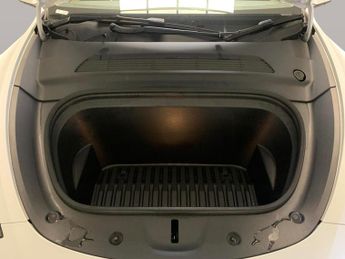 Tesla Model Y SUV RWD (346 ps) - HEATED SEATS - HEATED STEERING - WIFI