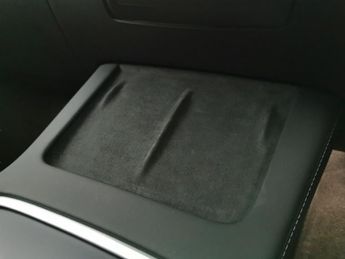 Tesla Model Y SUV RWD (346 ps) - LED - REVERSE CAM - NAV