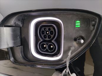 Hyundai Kona 64kWh Premium (10.5kW Charger) (204 ps) - HEATED SEATS - HEATED 