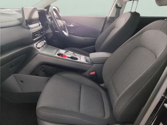 Hyundai Kona 64kWh Premium (10.5kW Charger) (204 ps) - HEATED SEATS - HEATED 