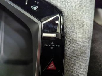 Peugeot E-3008 73kWh GT (210 ps) - REVERSE CAM - NAV - HEATED SEATS
