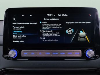 Hyundai Kona 64kWh Premium (10.5kW Charger) (204 ps) - HEATED SEATS - HEATED 