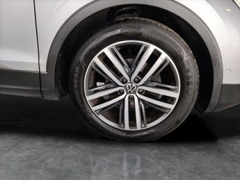 Volkswagen Tiguan 1.5 TSI Elegance DSG (150 ps) HEATED WHEEL - ADAPTIVE CRUISE - K