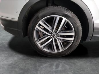 Volkswagen Tiguan 1.5 TSI Elegance DSG (150 ps) - KEYLESS ENTRY - PARK ASSIST - LE