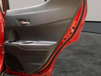 Toyota C-HR 1.8 VVT-h GPF Design CVT (122 ps) - LED - REVERSE CAM - NAV