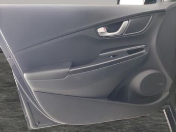 Hyundai Kona 39kWh Premium (10.5kW Charger) (136 ps) - UPGRADED SOUND - LED
