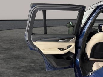 BMW iX3 80kWh M Sport Pro (286 ps) - PAN ROOF - GESTURE CONTROL - HUD