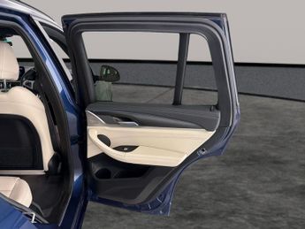 BMW iX3 80kWh M Sport Pro (286 ps) - PAN ROOF - GESTURE CONTROL - HUD