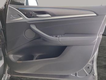 BMW iX3 80kWh M Sport Pro (286 ps) - PARK ASSIST - HK AUDIO - BLACK ROOF