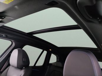 BMW iX3 80kWh M Sport Pro (286 ps) - PARK ASSIST - HK AUDIO - BLACK ROOF