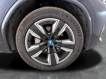 BMW iX3 80kWh M Sport (286 ps) - PARK ASSIST - REVERSE CAM - LEATHER
