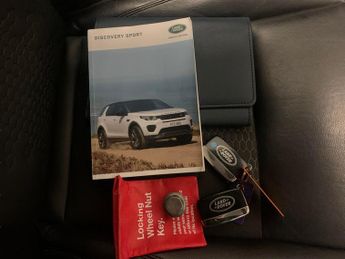 Land Rover Discovery Sport 2.0 TD4 SE Tech 4WD (180 ps) - HANDS-FREE BOOT RELEASE - BLUETOO