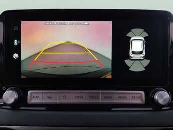 Hyundai Kona 39kWh Premium (10.5kW Charger) (136 ps) - UPGRADED SOUND - LED