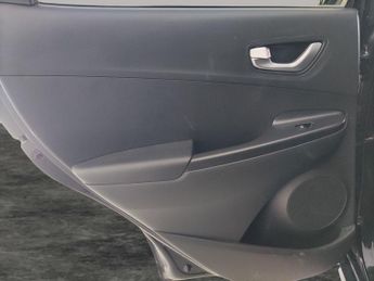 Hyundai Kona 39kWh Premium (10.5kW Charger) (136 ps) - UPGRADED SOUND - LED