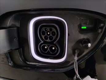 Hyundai Kona 39kWh Premium (10.5kW Charger) (136 ps) - UPGRADED SOUND - LED