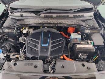 Hyundai Kona 39kWh Premium (10.5kW Charger) (136 ps) - UPGRADED SOUND - LED