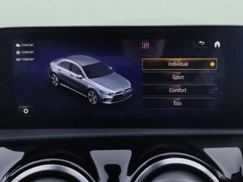 Mercedes-Benz A Class 2.0 A220d AMG Line (Executive) 8G-DCT (190 ps) - REVERSE CAM