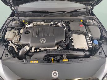 Mercedes-Benz A Class 2.0 A220d AMG Line (Executive) 8G-DCT (190 ps) - REVERSE CAM
