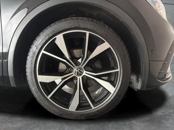 Volkswagen Tiguan 1.5 TSI R-Line DSG (150 ps) - HEATED SEATS - NAV - ASSISTANCE PA