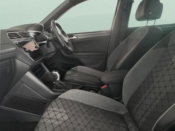 Volkswagen Tiguan 1.5 TSI R-Line DSG (150 ps) - HEATED SEATS - NAV - ASSISTANCE PA