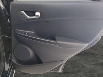 Hyundai Kona 39kWh Premium (10.5kW Charger) (136 ps) - UPGRADED SOUND - LED