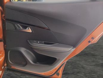 Peugeot E-2008 50kWh GT (7kW Charger) (136 ps) - LED - REVERSE CAM - NAV