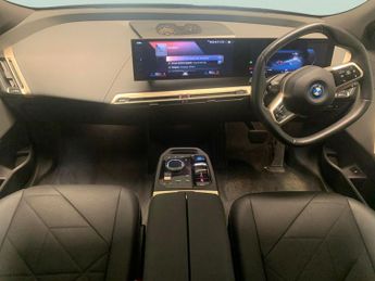 BMW iX 40 76.6kWh M Sport xDrive (326 ps) - HK AUDIO - DRIVING ASSISTAN