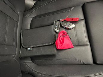 BMW 3 Series 2.0 330e 12kWh M Sport Plug-in (292 ps) - VISIBILITY PACK