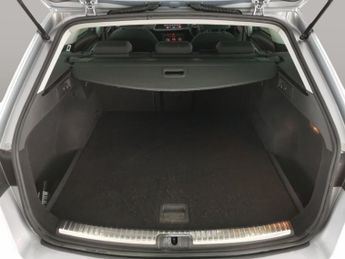 Seat Leon 1.6 TDI SE Dynamic ST DSG (115 ps) - PARK SENSORS - 17IN ALLOYS