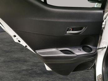 Toyota C-HR 1.8 VVT-h GPF Design CVT (122 ps) - LED - REVERSE CAM - NAV