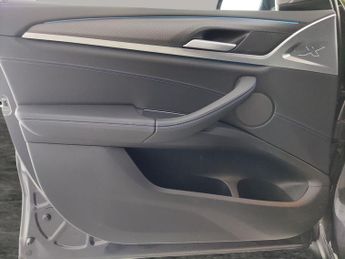 BMW iX3 80kWh M Sport Pro (286 ps) - PARK ASSIST - HK AUDIO - BLACK ROOF