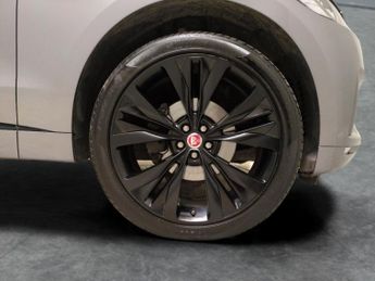 Jaguar F-PACE 2.0 D180 Chequered Flag AWD (180 ps) - MERIDIAN AUDIO - REVERSE 