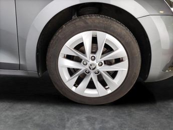 Skoda Octavia 2.0 TDI SE L DSG (150 ps) - SMARTLINK - HEATED SEATS - BLUETOOTH