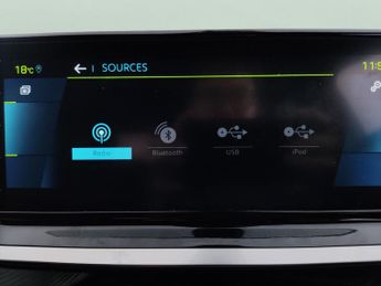 Peugeot E-2008 50kWh GT (7kW Charger) (136 ps) - LED - REVERSE CAM - NAV