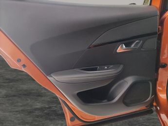 Peugeot E-2008 50kWh GT (7kW Charger) (136 ps) - LED - REVERSE CAM - NAV