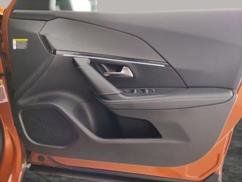 Peugeot E-2008 50kWh GT (7kW Charger) (136 ps) - LED - REVERSE CAM - NAV